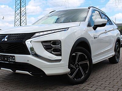 Mitsubishi Eclipse Cross 2.4 Plus Select Black 4WD Navi LED