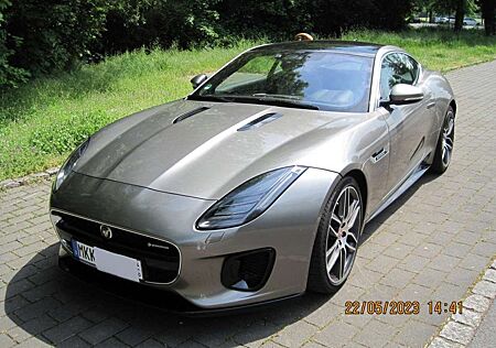 Jaguar F-Type +Coupe+2.0+Aut.+R-Dynamic; weiße Sitze