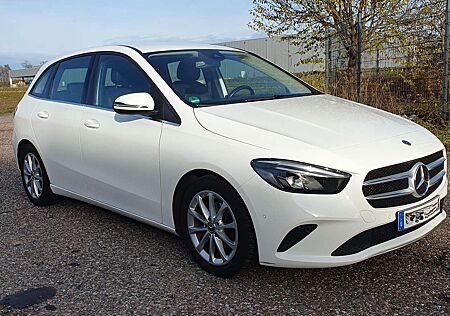 Mercedes-Benz B 180 B-Klasse 7G-DCT Style