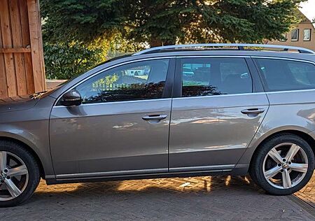 VW Passat Variant Volkswagen TDI 170 PS ACC AHK XENON LINE Sitzbelüftung 2. Hd.