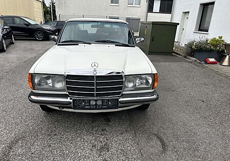 Mercedes-Benz 300 d