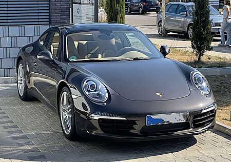 Porsche 911 Carrera