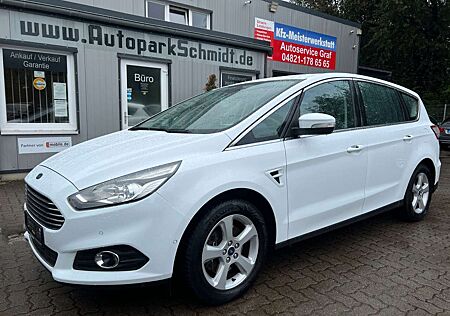Ford S-Max Titanium 7-SITZER°AHK°NAVI°PDC°SZHG°KEYLES