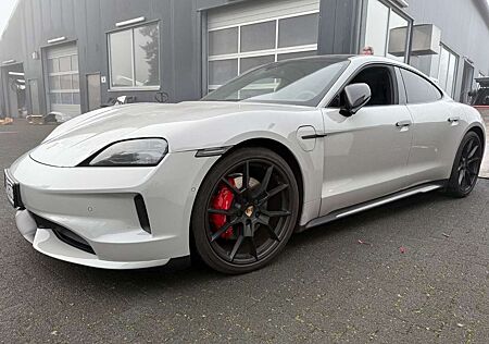 Porsche Taycan 4S Pano Facelift SportDesign RearTV BOSE