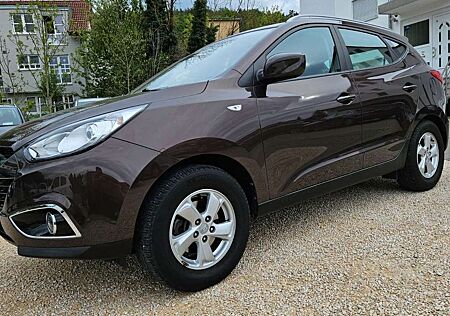 Hyundai ix35 +2.0 +TÜV+GARANTIE+ANHÄNG+SITZH+PARKS