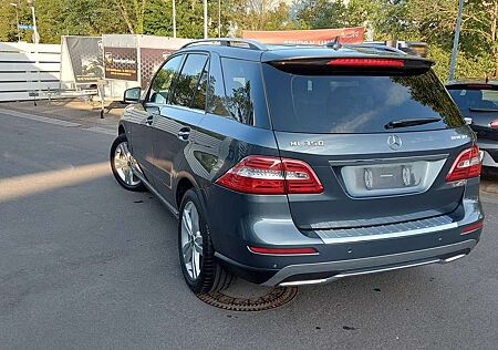 Mercedes-Benz ML 350 BlueTEC 4MATIC 7G-TRONIC Edition 1