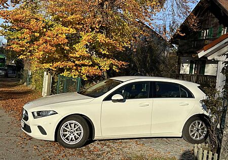 Mercedes-Benz A 180 7G-DCTStyle