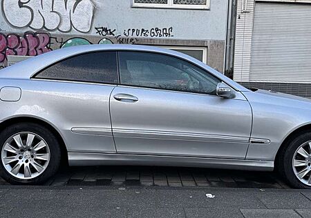 Mercedes-Benz CLK 200 Kompressor (209.342)