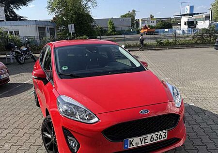 Ford Fiesta Cool & Connect Inkl. 3 Reifensätze! Tüv neu