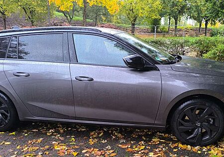 Opel Astra GS ST mit Head-up-Display und beh. Frontscheibe