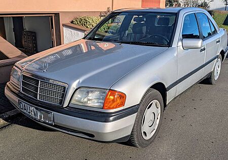 Mercedes-Benz C 180 Classic