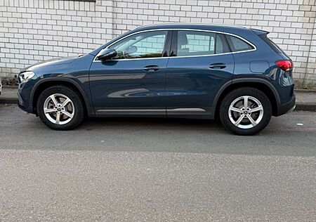 Mercedes-Benz GLA 250 e 8G-DCT Edition 2021