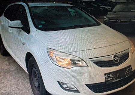 Opel Astra J Sports Tourer Selection/Tüv-Neu