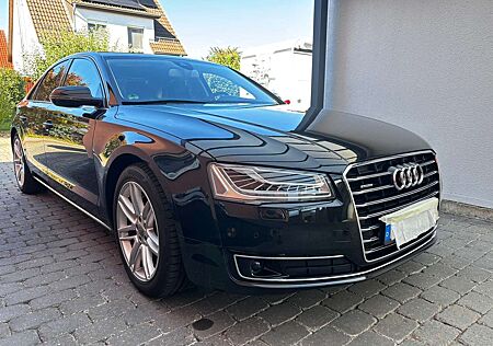 Audi A8 3.0 TDI DPF quattro tiptronic