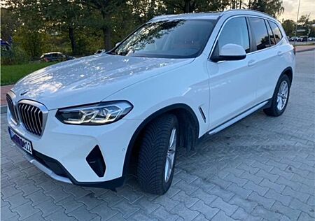 BMW X3 +xDrive20d+Aut. AHK, PANO, Mild Hybrid