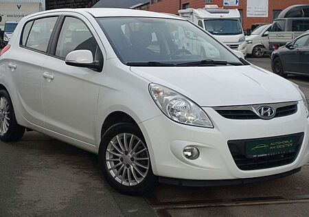 Hyundai i20 UEFA Euro 2012 Edition*KLIMA*LEDER*SHZ*ISOFI