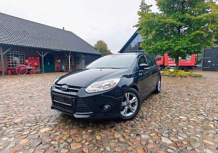Ford Focus 1,0 Turnier Champions Edition