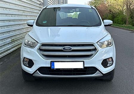 Ford Kuga 1.5 EcoBoost 2x4Trend