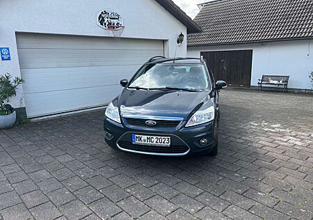 Ford Focus Turnier 2.0 16V Ghia