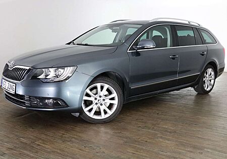 Skoda Superb Combi*4x4*Navi*Leder*HU/AU+Service neu