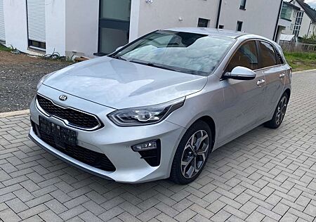 Kia Cee'd Ceed / Lim.Spirit Navi*Leder*LED*Kamera
