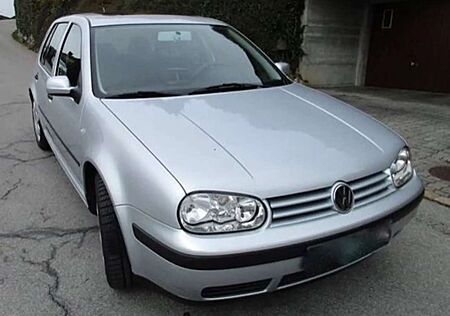 VW Golf Volkswagen 1,6 Comfort Aut.