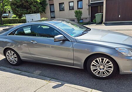 Mercedes-Benz E 220 CDI DPF Coupe BlueEFFICIENCY 7G-TRONIC Avant