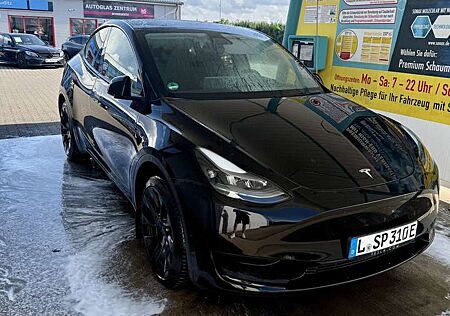 Tesla Model Y RWD