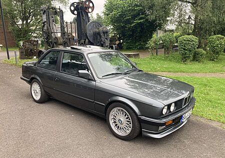 BMW 325e 325 , 2,7L, e30, Delphin-Metallic, Shadow-Line