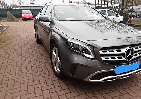 Mercedes-Benz GLA 200 GLA