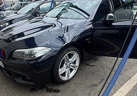 BMW 530d 530 xDrive M packet ab werk . Carbon schwarz.