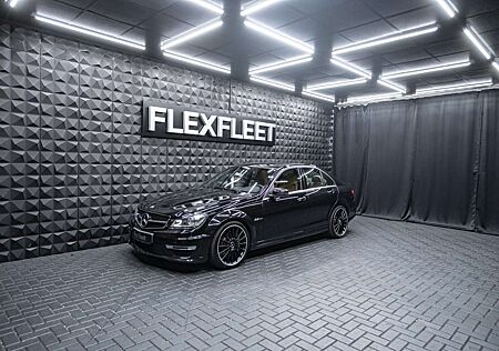 Mercedes-Benz C 63 AMG Deutsch U-Frei