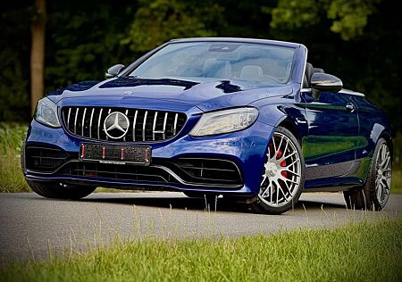 Mercedes-Benz C 63 AMG Cabrio / NUR 11.700KM