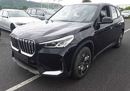 BMW iX1 xDrive30 AHK*Sitzheizung*Navi*Kamera