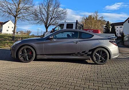 Hyundai Genesis Coupe 2.0 T