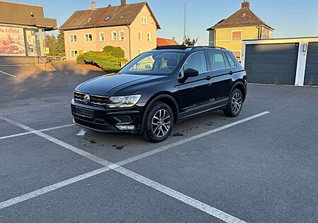 VW Tiguan Volkswagen Comfortline 4Motion AHK ALU NAVI PANORAMA