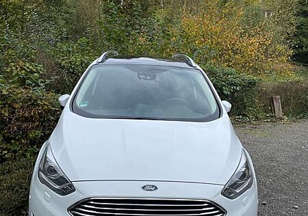 Ford Grand C-Max Titanium
