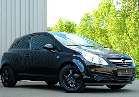 Opel Corsa D 1,2 Selection "110 Jahre" gepflegt