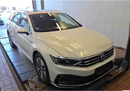 VW Passat Variant Volkswagen GTE DSG *R-Line*AHK+PanoD+HUD+RFK+Keyless+Navi+BT+