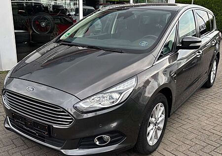 Ford S-Max Titanium