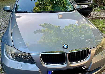 BMW 320i 320