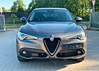 Alfa Romeo Stelvio 2.2 4WD DNA VOLL SERVICE+LED Teilleder