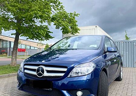 Mercedes-Benz B 200 CDI (BlueEFFICIENCY) 7G-DCT