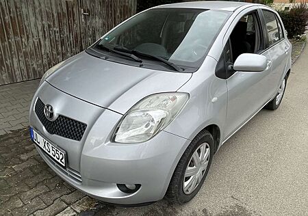 Toyota Yaris 1.3 VVT-i Sol 5Türig wenig km nur 133tkm