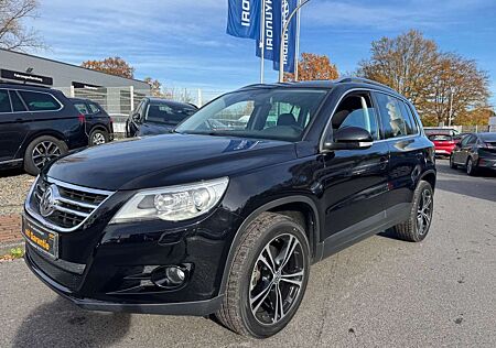 VW Tiguan Volkswagen 4X4/2.HD/SPORT/KLIMAAUT/18"ALU/XEN./ZAHNR.-HU-NE