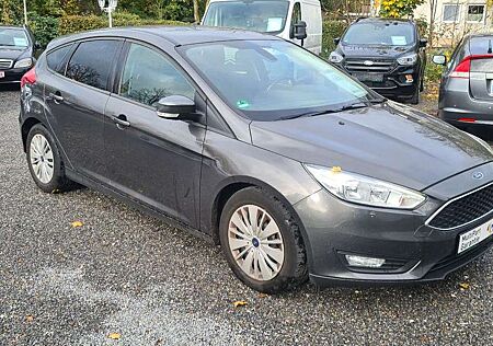 Ford Focus Lim*-Scheckh*Navi*R&L Sens*Lenkradh*