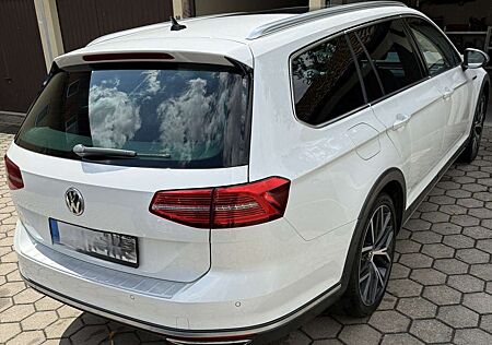 VW Passat Alltrack Volkswagen 2.0 TDI SCR 4Motion DSG (BMT)