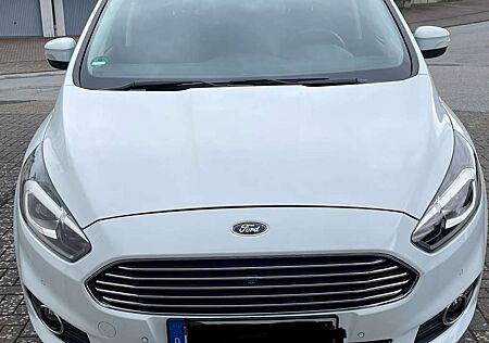 Ford S-Max Titanium AWD