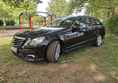 Mercedes-Benz E 350 E-Klasse T-Modell CGI AMG-Sport-Paket 7G, wenig KM