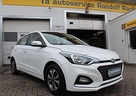 Hyundai i20 *AppleCarPlay/Android*Allwetter*Garantie*